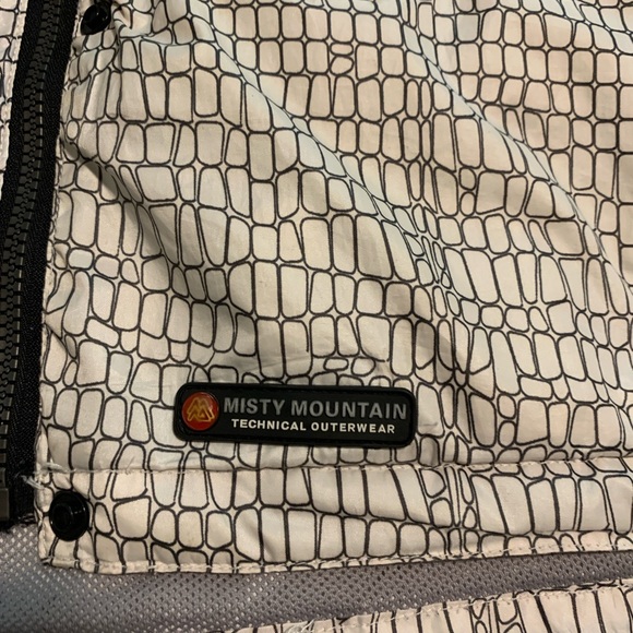 Misty Mountain hooded lightweight jacket - Picture 6 of 7